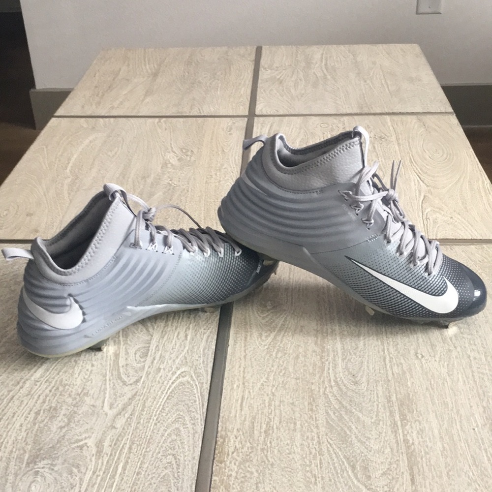 Nike Sz 12 Mens Baseball Cleat Trouts